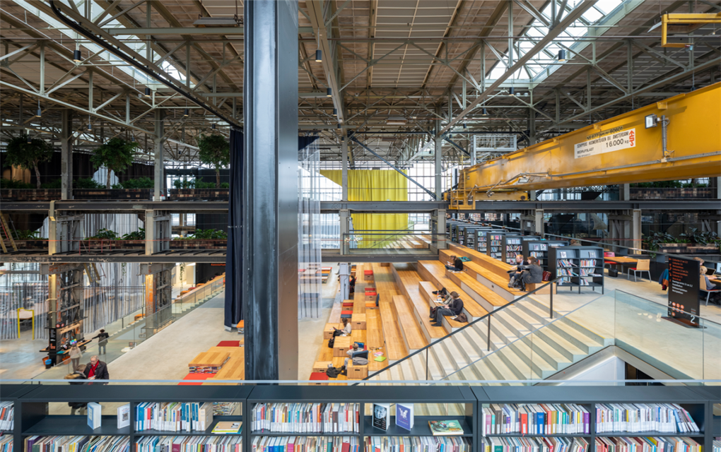 旧厂房改装的工业风图书馆装修设计